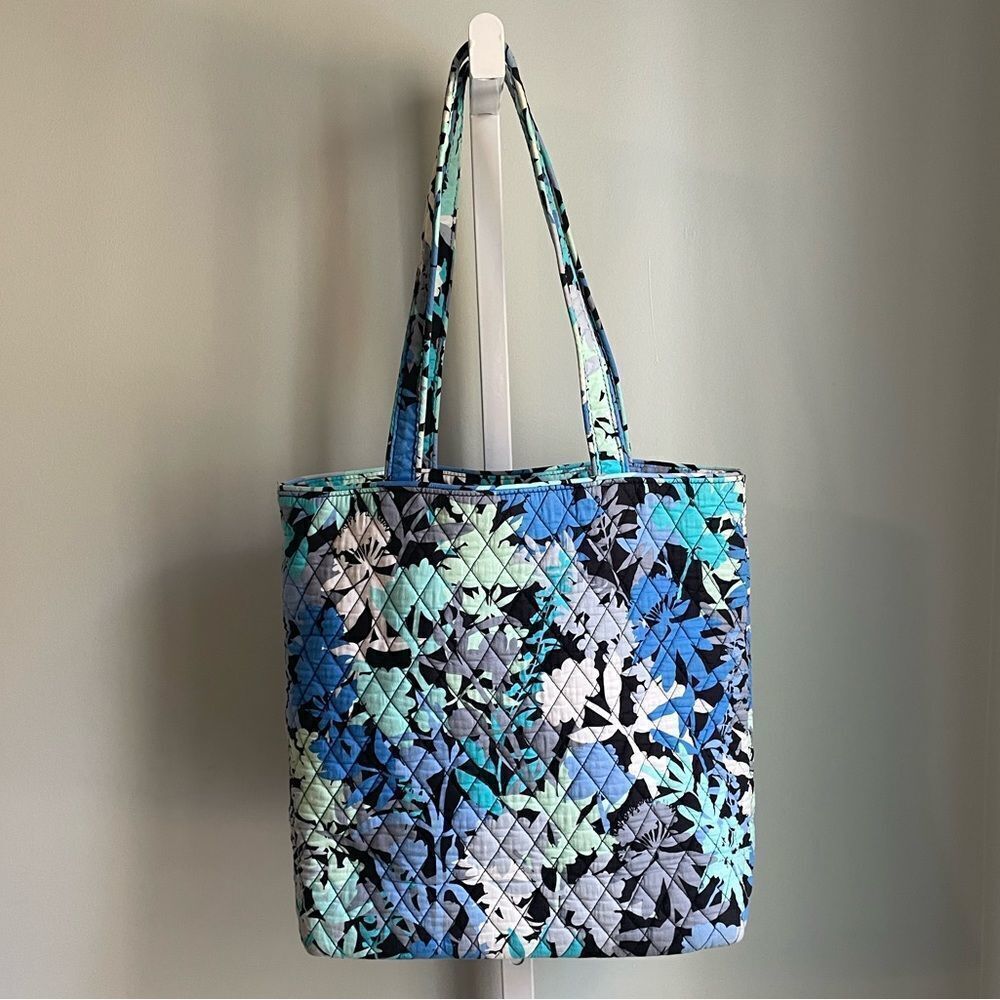 Vera Bradley Blue Quilted Bag - Picture 3 of 4
